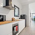 Hauzify I Martínez Apartman Calella