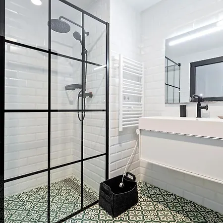Hauzify I Martinez Apartment Calella