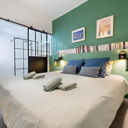 Hauzify I Martinez Apartment *